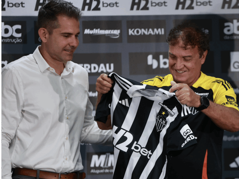 cuca-admite-“sensacao-ruim”-com-saida-do-atletico-e-agradece-elenco,-comissao-e-torcida