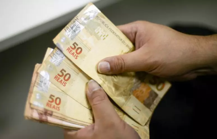 governo-preve-salario-minimo-de-r$-1.631-no-orcamento-de-2026