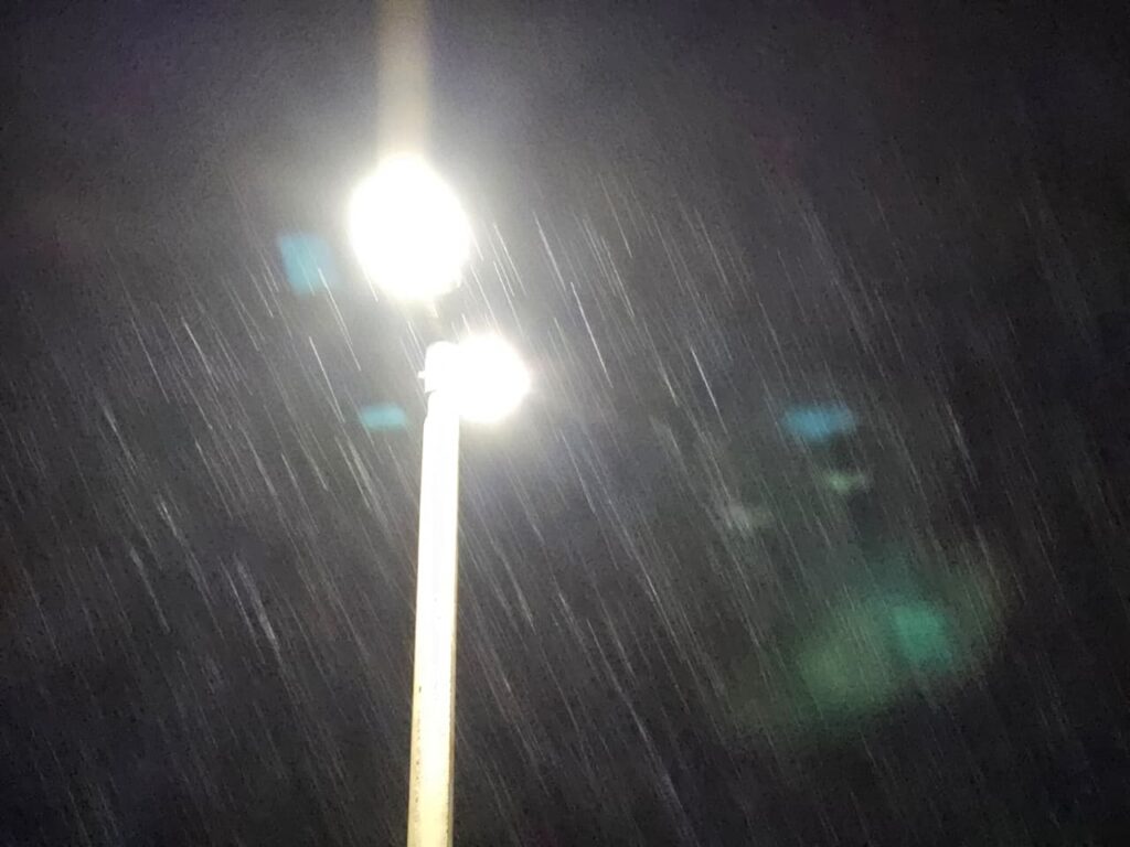 parece-ate-miragem:-apos-mais-de-tres-meses,-volta-a-chover-no-df