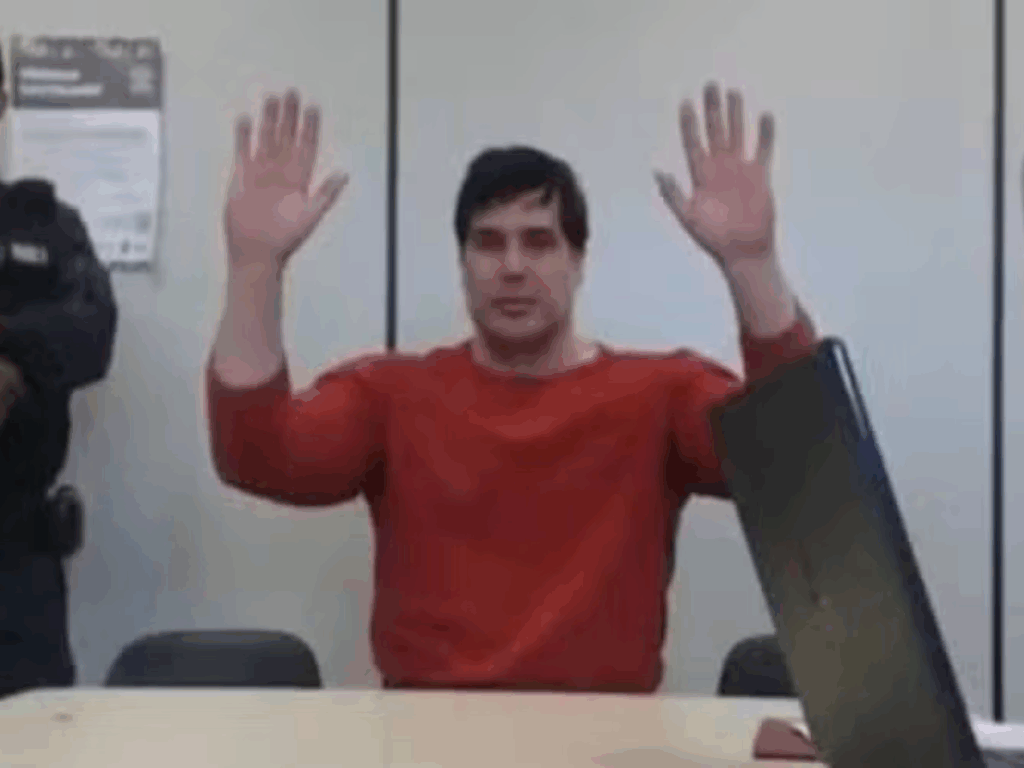 esposa-do-homem-que-matou-gari-e-indiciada;-delegada-sabia-que-marido-usava-arma-dela