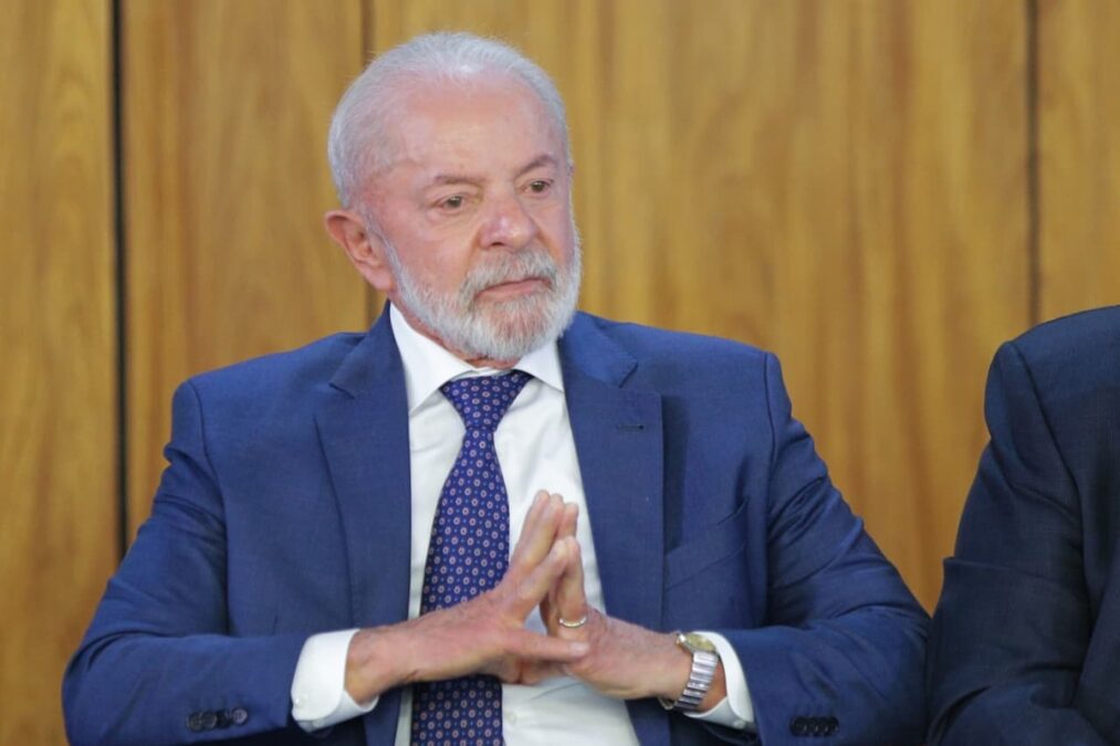 Lula entra de cabeça na ofensiva para cassar Eduardo Bolsonaro