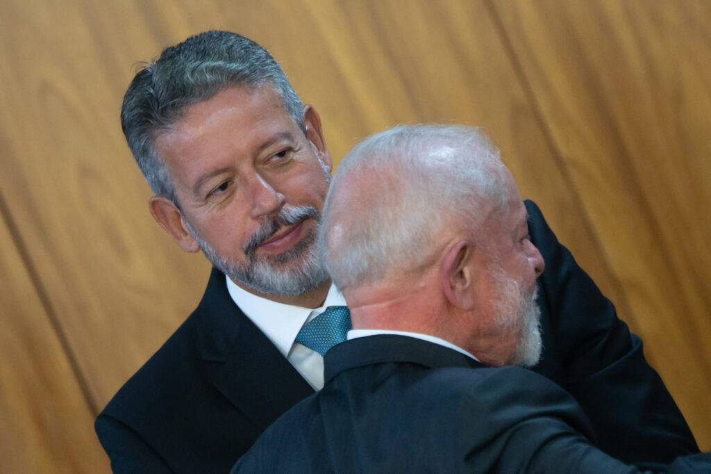 lira-deve-manter-controle-da-caixa,-mesmo-com-“termino”-do-pp-com-lula