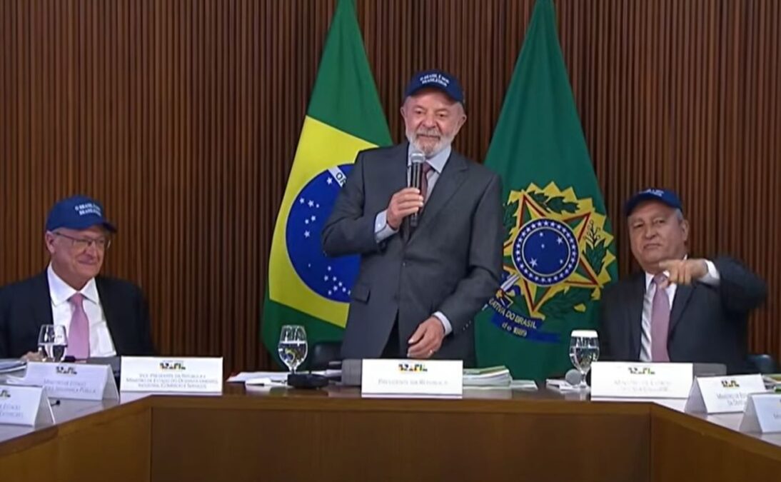 Vídeo: governo Lula lança novo slogan em ação em defesa da soberania