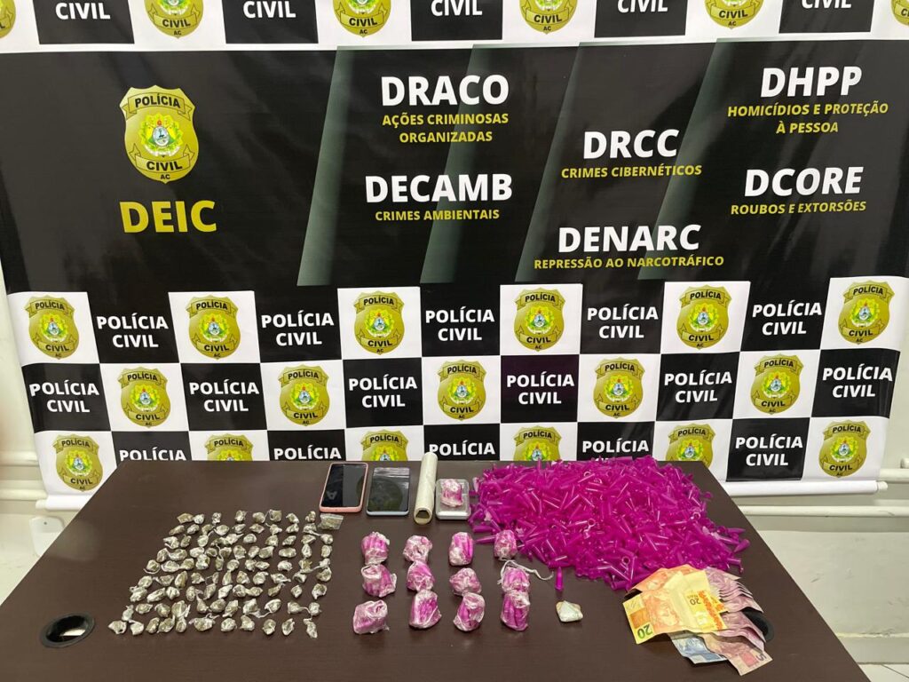 Durante ação da Polícia Civil relacionada à fuga do FOC, a DENARC apreendeu:130 pinos de cocaína, 93 papelotes de maconha, porção de crack, balanças e materiais para embalo Foto: cedida