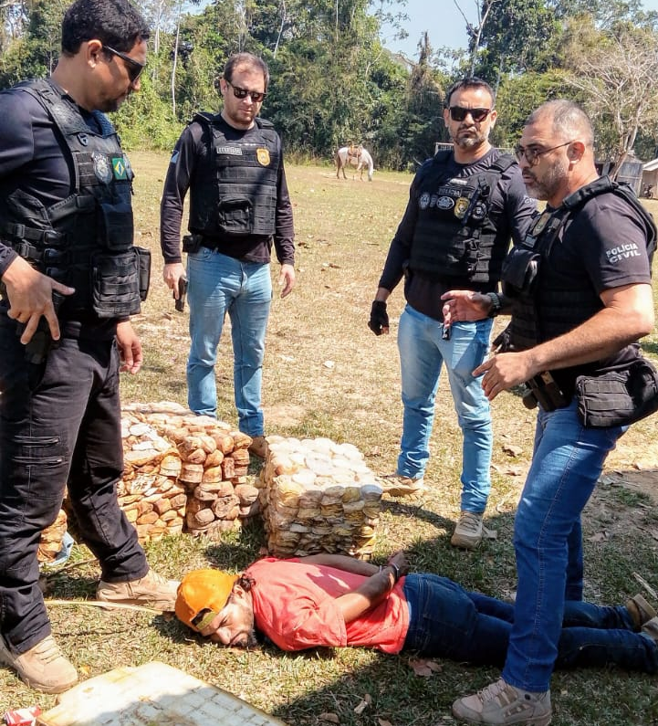 Polícia Civil de Xapuri captura foragido que ameaçava moradores na zona rural; arma de fogo foi apreendida durante a operação. Foto: cedida