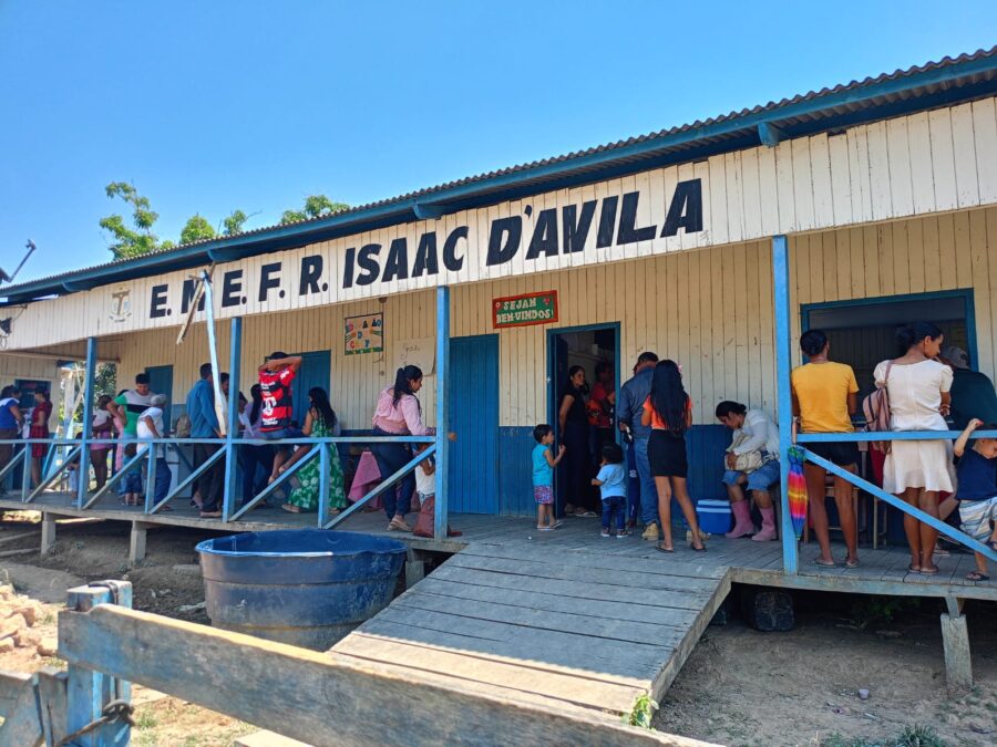 Operação Gota vacina moradores de áreas de difícil acesso em Sena Madureira; mais de 700 doses aplicadas no primeiro dia