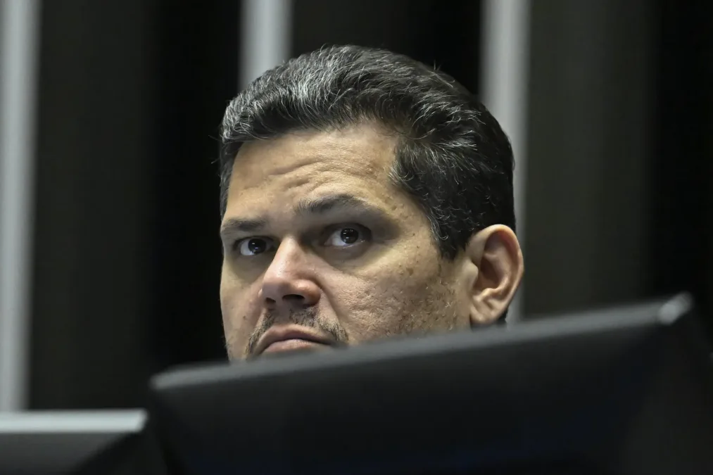 Davi Alcolumbre pode ser alvo da Lei Magnitsky, sugere Paulo Figueiredo