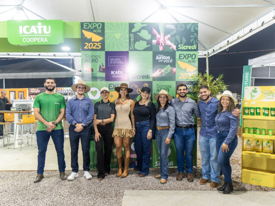 Sicredi fortalece laços com a comunidade na Expoacre 2025 com educação financeira e soluções cooperativas