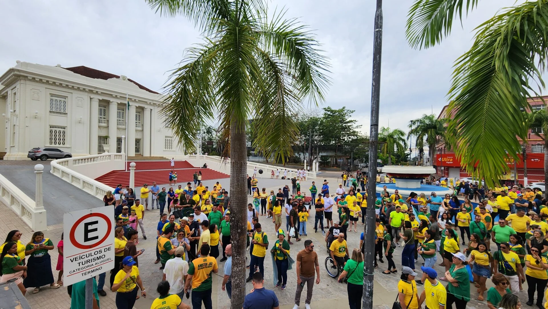 Manifestação em Rio Branco reúne mais de 200 pessoas contra Lula e Alexandre de Moraes