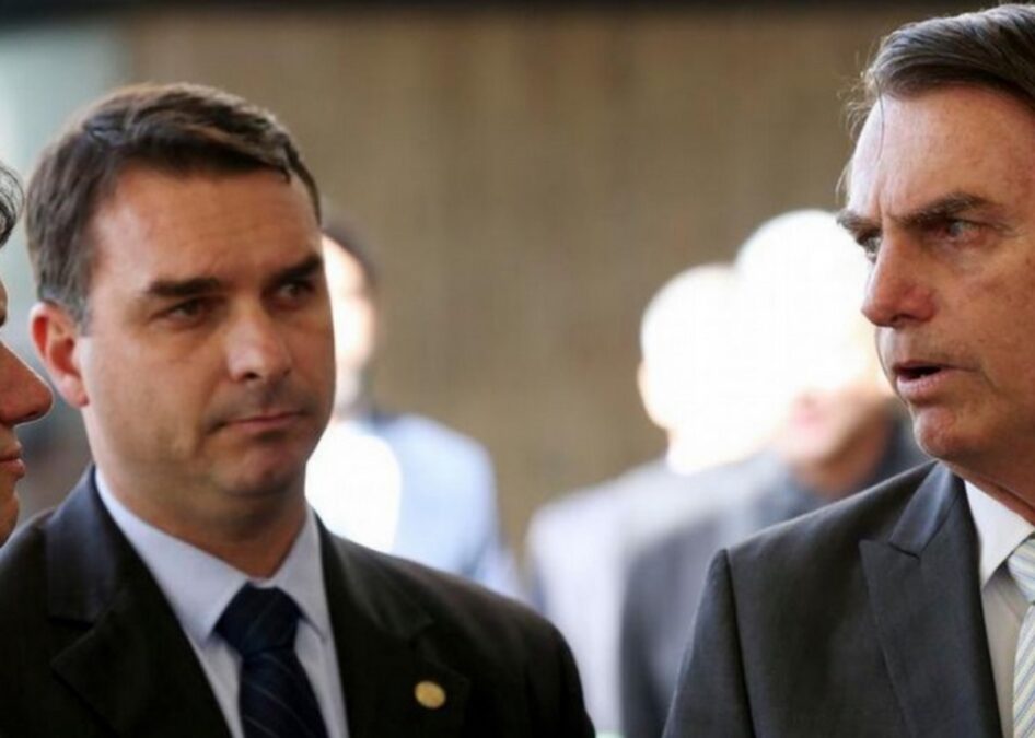Flávio Bolsonaro pretende acompanhar julgamento junto ao pai