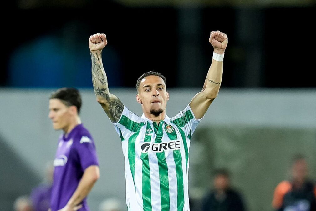 Real Betis anuncia contratação definitiva de Antony; assista