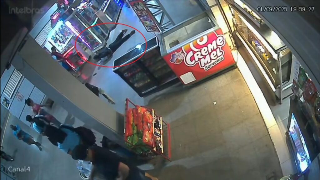 video:-homem-e-morto-com-cinco-facadas-no-meio-de-rodoviaria-do-df