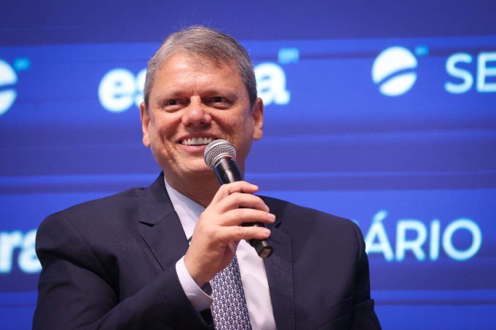 Tarcísio articula por anistia em meio a julgamento de Bolsonaro no STF