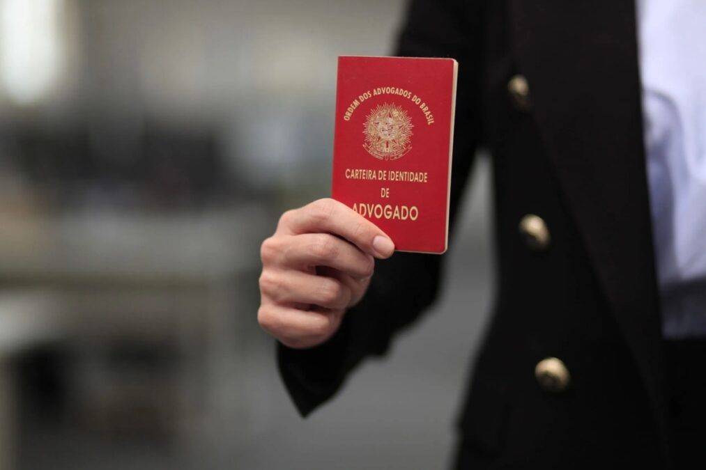 Estagiário usava OAB de advogado interditado para fraudar processos