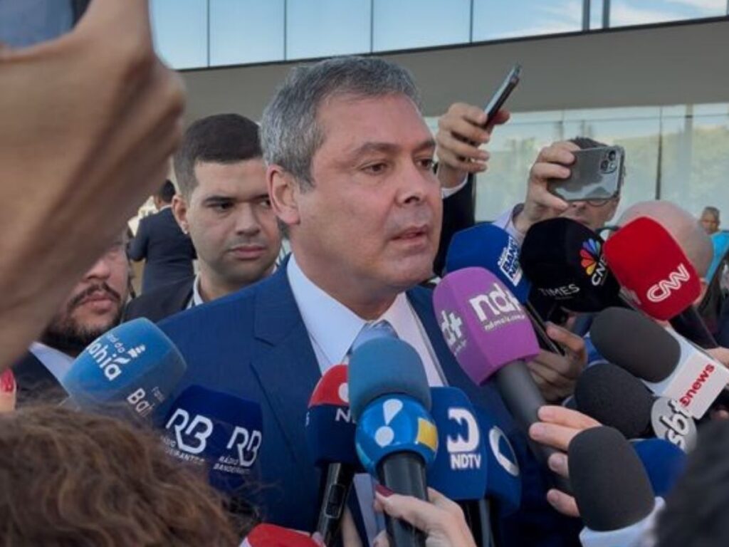 “crime-contra-a-democracia-nao-e-passivel-de-anistia”,-diz-lindbergh-sobre-julgamento-de-bolsonaro