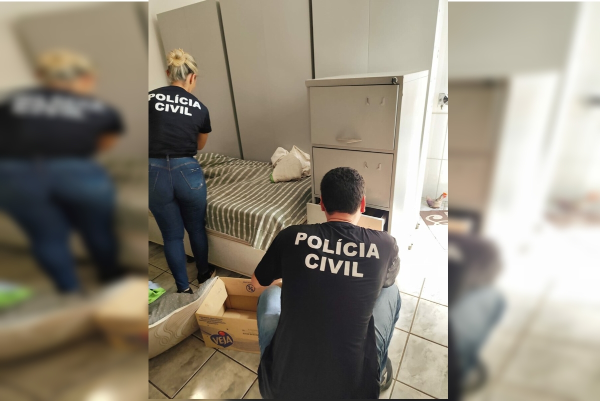 prestador-fica-nu-durante-servico-de-manutencao-na-casa-de-clientes