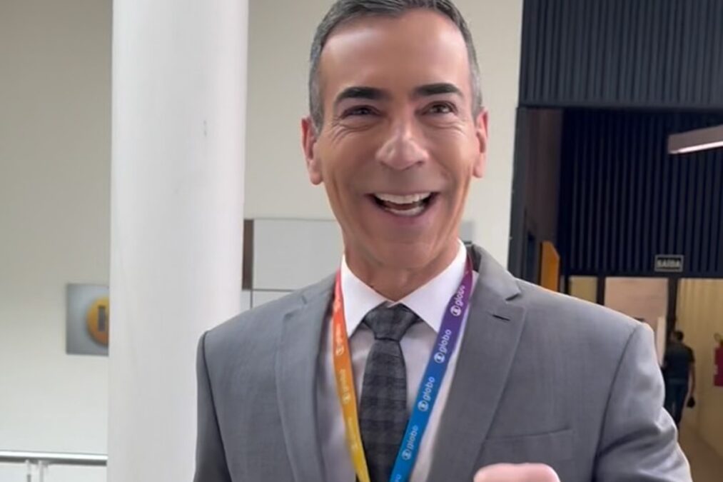 Vídeo: César Tralli treina o famoso “boa noite” do Jornal Nacional