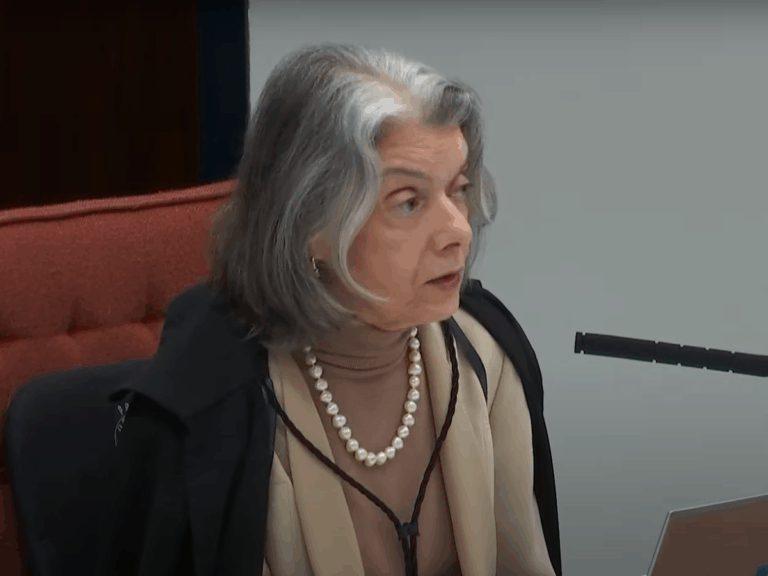 ministra-carmen-lucia-corrige-advogado-de-ramagem-e-defende-processo-eleitoral-no-brasil