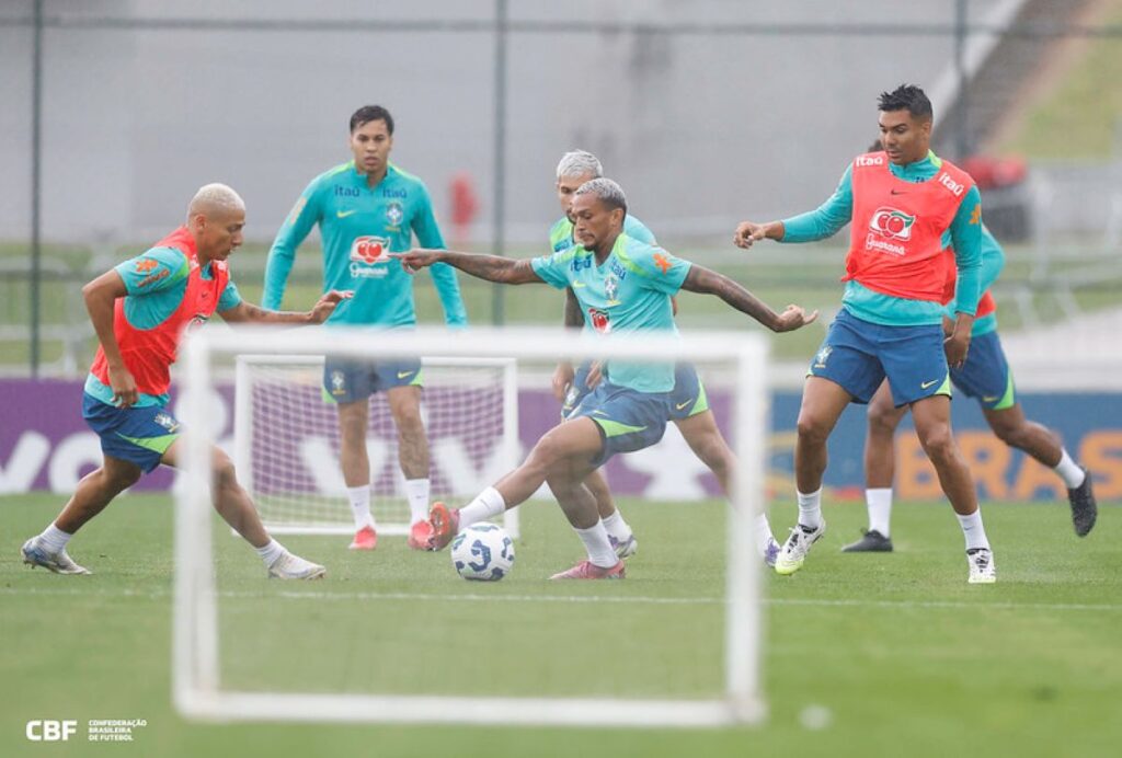 video:-confira-os-primeiros-minutos-do-treino-da-selecao-desta-terca