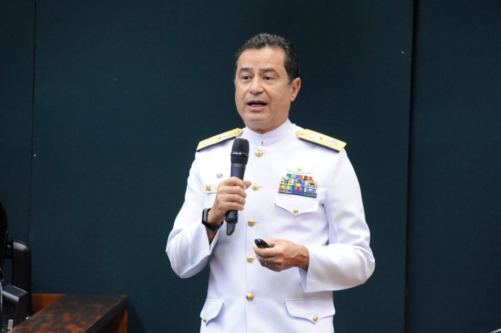 defesa-de-garnier-diz-que-criticas-a-bolsonaro-formam-“discurso-de-debil-mental”