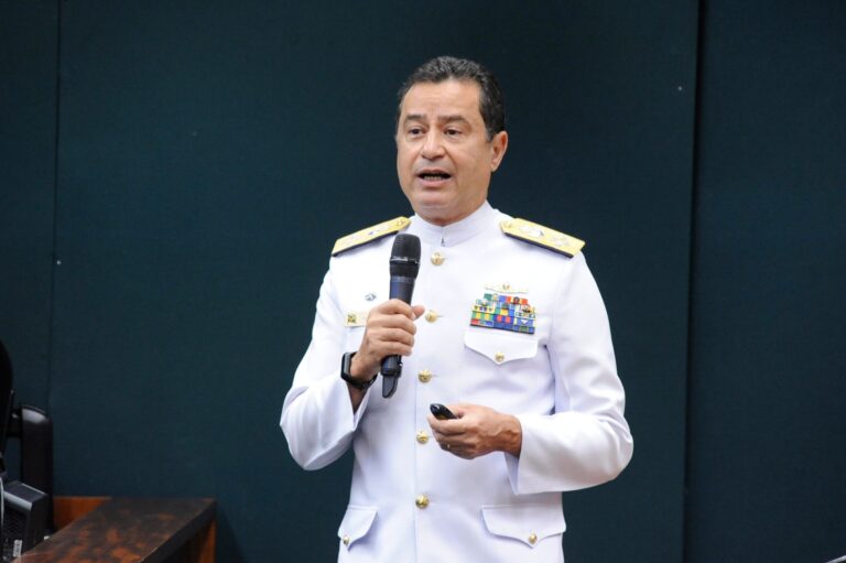 defesa-de-garnier-diz-que-criticas-a-bolsonaro-formam-“discurso-de-debil-mental”