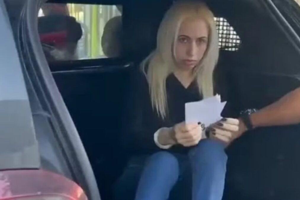 Mulher é presa em Salvador acusada de perseguir colega de faculdade