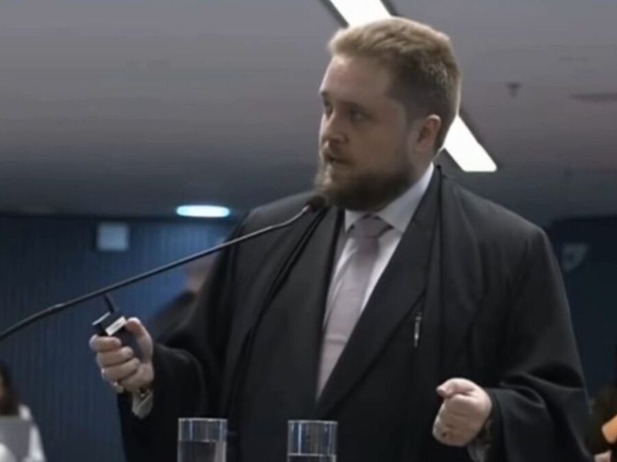Defesa de Heleno provoca Moraes: “Um juiz julgador ou um juiz inquisidor?”