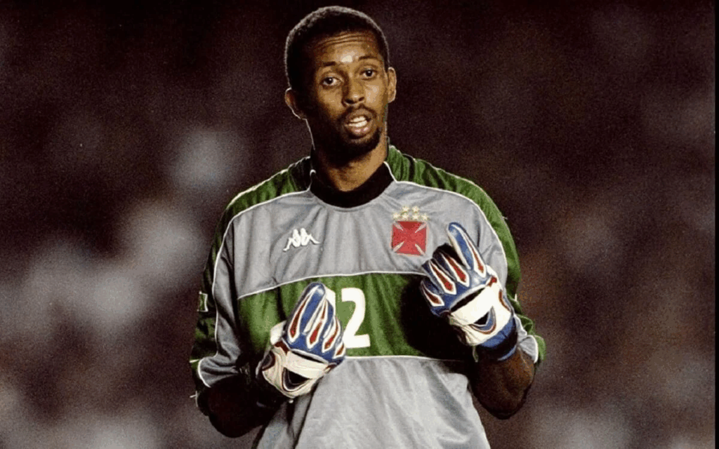 acusado-de-violencia-domestica,-ex-goleiro-do-brasil-e-detido-por-posse-de-arma