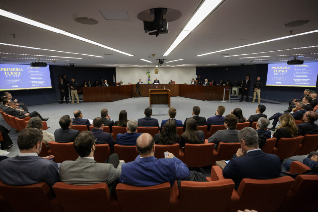 julgamento-de-bolsonaro:-acusacao-e-defesa-disputam-versoes-sobre-minuta,-delacao-e-8/1