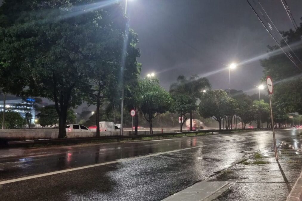 Frente fria traz mais chuvas e risco de tempestades para o país nesta 5ª