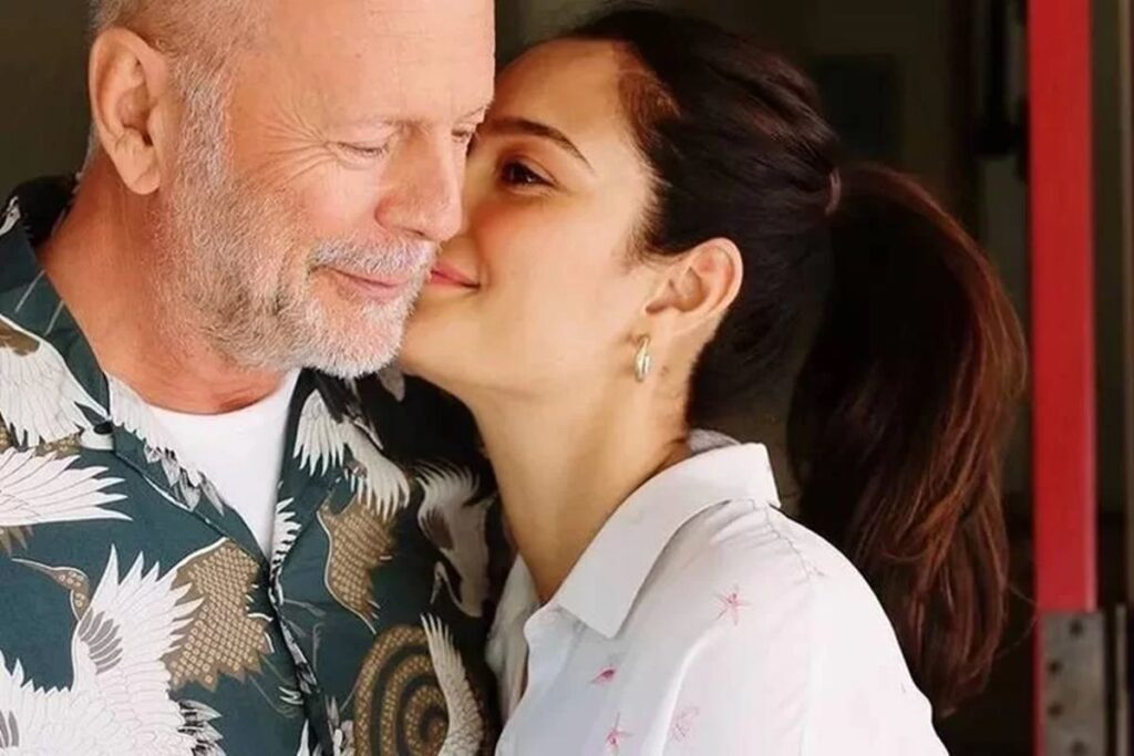 esposa-de-bruce-willis-agradece-apoio-de-demi-moore:-“escolha-dificil”