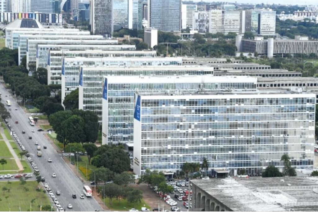 governo-autoriza-contratacao-de-1,8-mil-aprovados-no-cnu.-veja-cargos