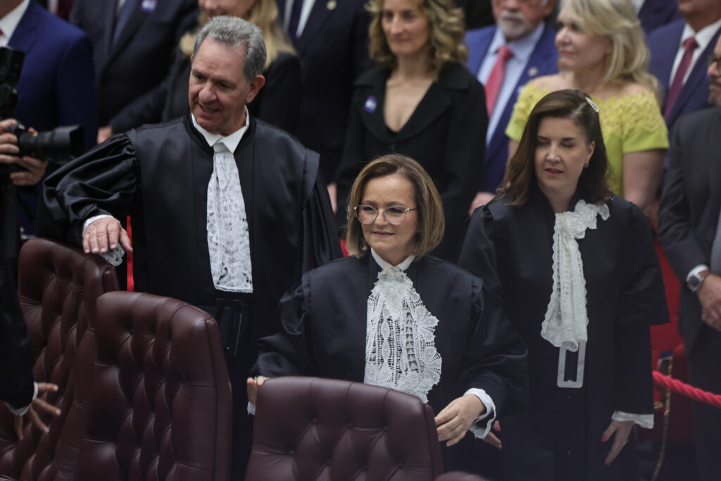 marluce-caldas-e-carlos-brandao-tomam-posse-como-ministros-do-stj