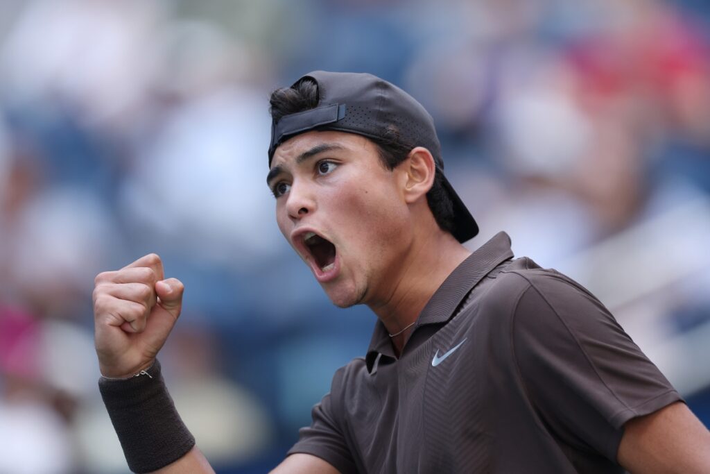 guto-miguel-vence-britanico-e-garante-vaga-na-semifinal-do-us-open-jr.