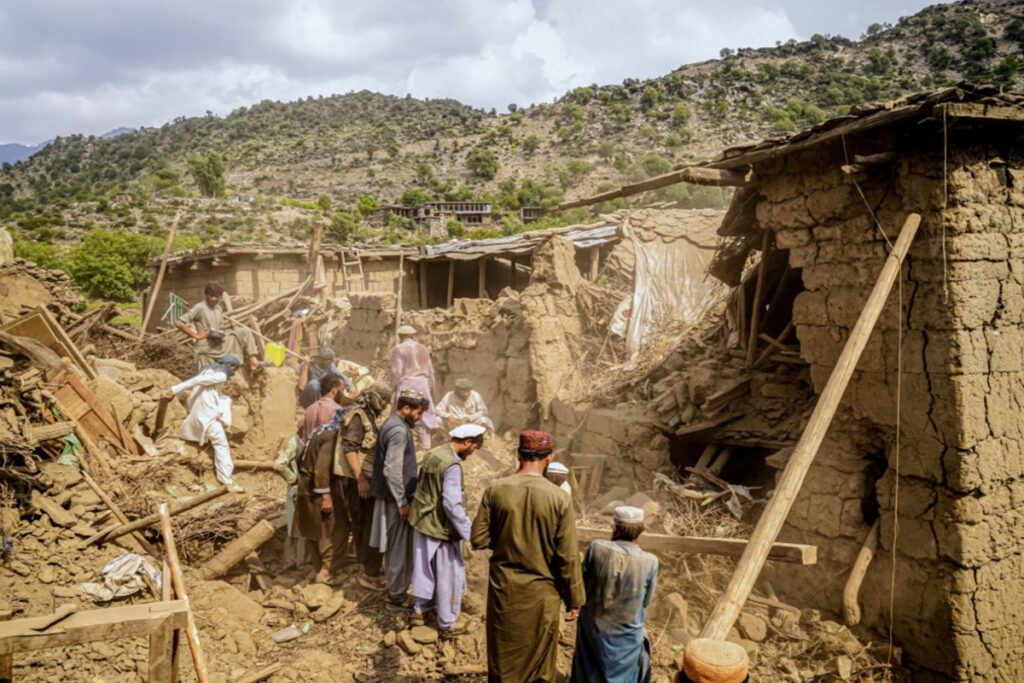 russia-envia-ajuda-ao-afeganistao-apos-terremoto-que-matou-2-mil