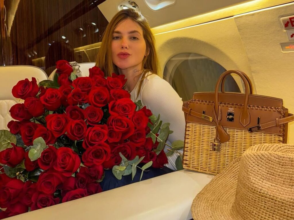 em-meio-a-rumores-de-affair-com-vini-jr.,-virginia-se-declara-em-jatinho:-“quero-te-amar”