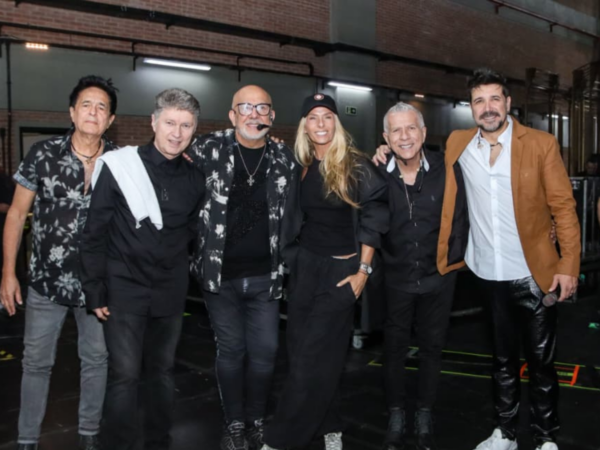 adriane-galisteu-curte-vale-night-com-o-marido-em-show-do-roupa-nova
