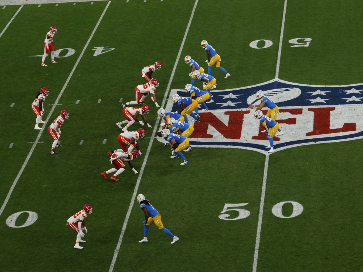 Deu Chargers! Franquia de Los Angeles vence Kansas City Chiefs em São Paulo