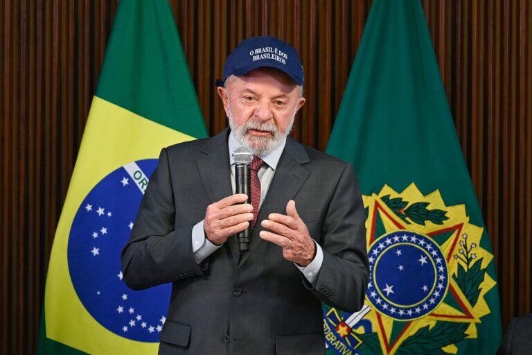 os-recados-de-lula-a-trump-e-a-eduardo-em-pronunciamento do 7/9