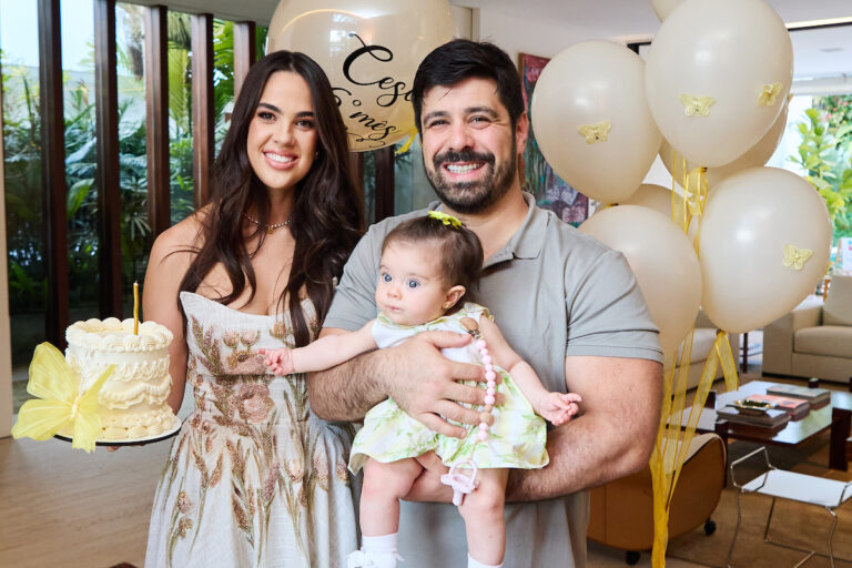 isabelle-lobao-e-jorge-argello-festejam-o-6o-mesversario-de-francesca