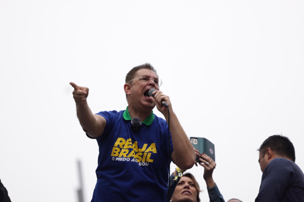Líder do PL na Câmara diz que Moraes é “ditador” e “comete crime”