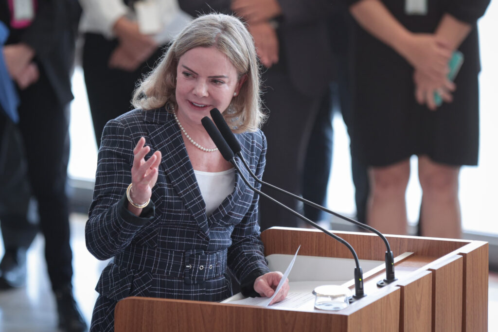 gleisi-rebate-tarcisio:-“ninguem-aguenta-mais-as-ameacas-de-bolsonaro”