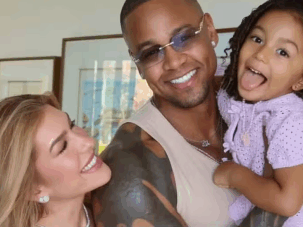 leo-santana-brinca-sobre-curriculos-para-passar-oleo-no-abdomen-e-cita-lore-improta