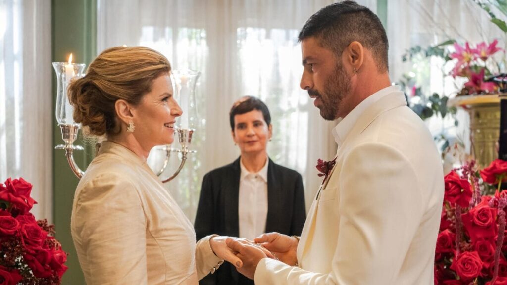 vai-causar!-caua-reymond-e-debora-bloch-se-casam-em-novo-capitulo-de-“vale-tudo”