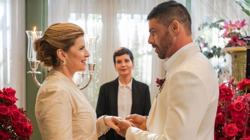 vai-causar!-caua-reymond-e-debora-bloch-se-casam-em-novo-capitulo-de-“vale-tudo”