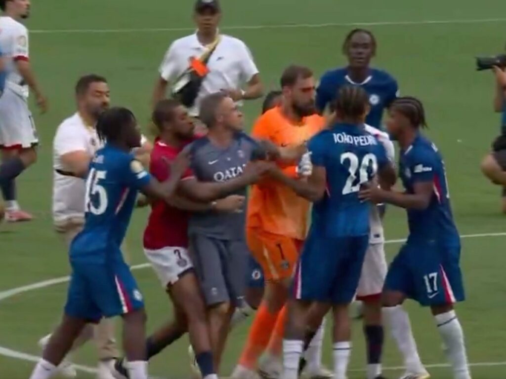 joao-pedro-comenta-tapa-de-tecnico-do-psg-e-ironiza-postura-da-fifa:-“se-fosse-eu.”