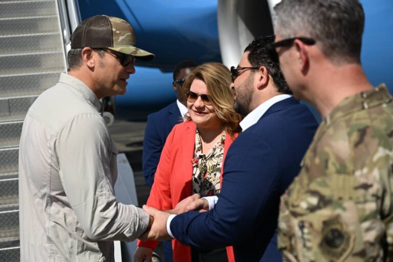 chefe-do-pentagono-vai-a-porto-rico-em-meio-a-pressao-contra-maduro