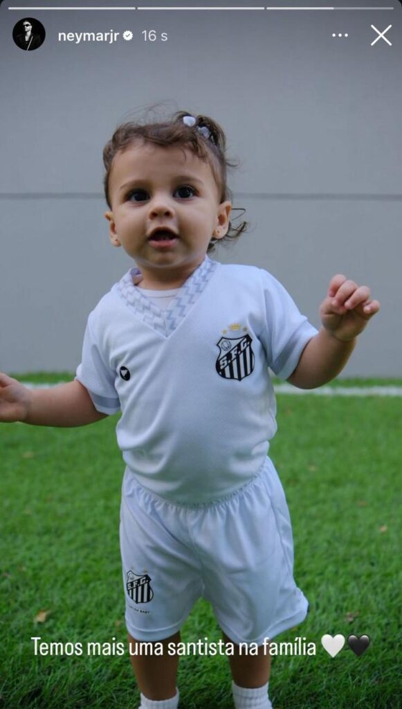 neymar-jr.-celebra-“nova-santista”-da-familia-com-foto-da-filha-helena;-veja!
