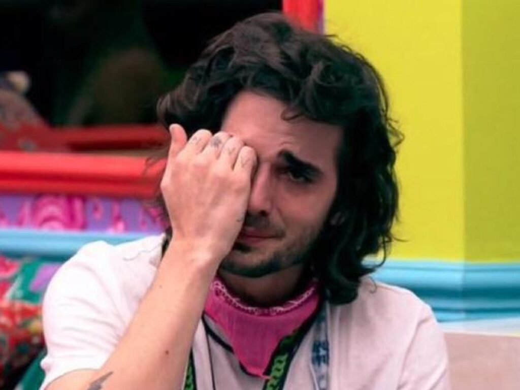 fiuk-tentou-invadir-camarim-de-travis-scott-em-festa-pos-show,-diz-colunista