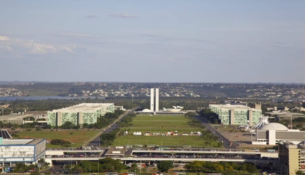 df:-1500-prefeitos-e-vereadores-desembarcam-em-brasilia-para-evento